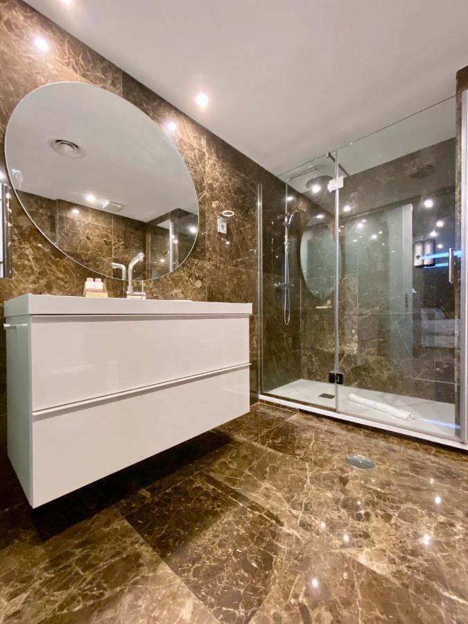 Appartamento Charming Eurobuilding Skyline Madrid Esterno foto