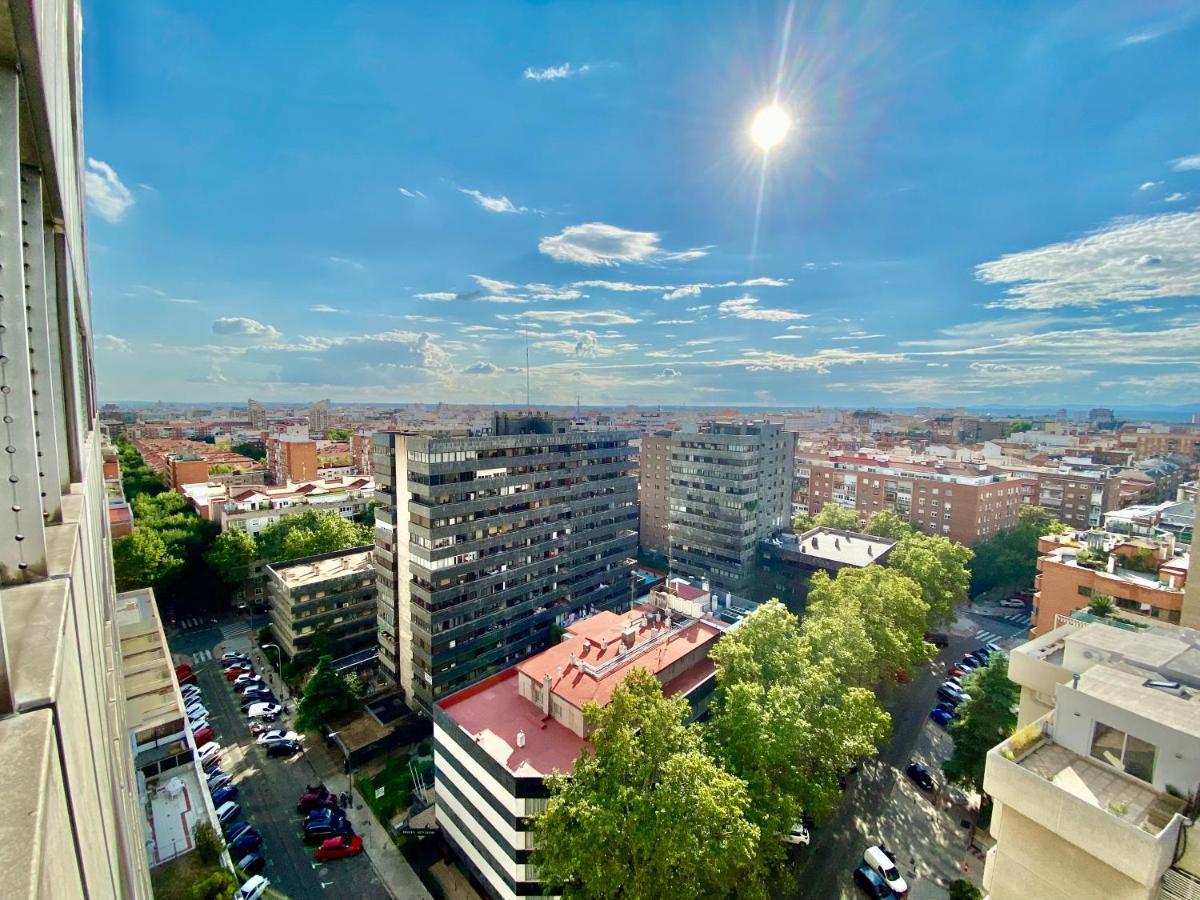 Appartamento Charming Eurobuilding Skyline Madrid Esterno foto