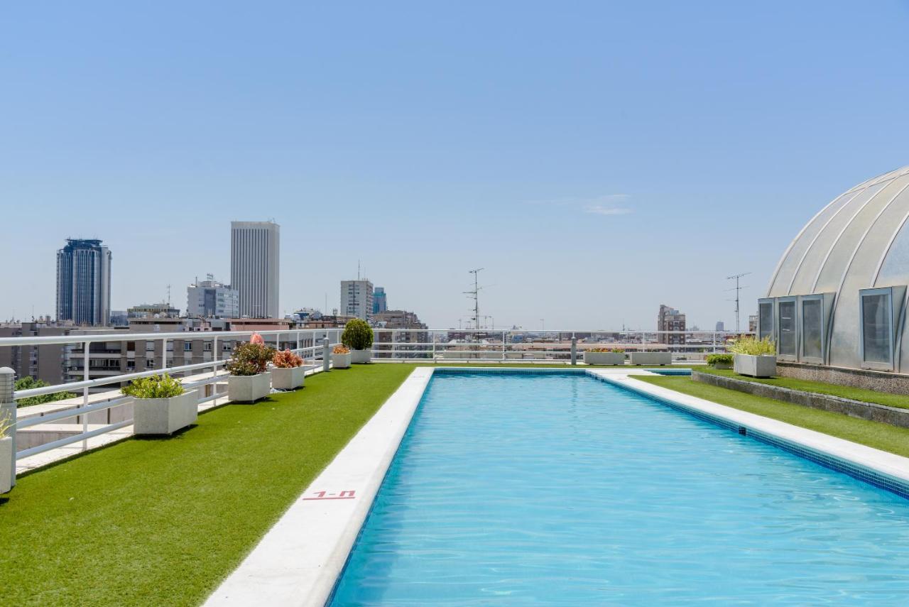 Appartamento Charming Eurobuilding Skyline Madrid Esterno foto
